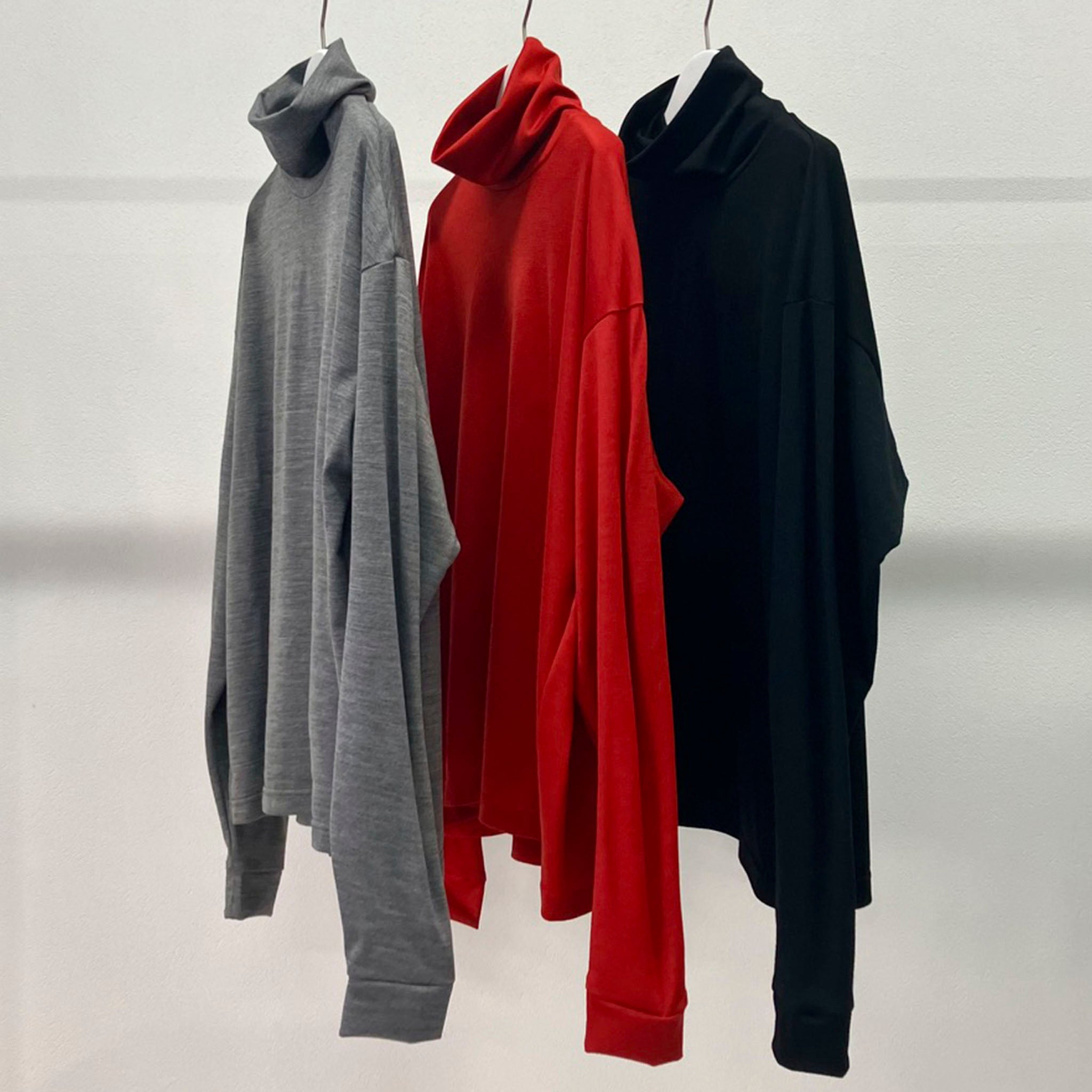 OKOLO "ORIGINAL HIGH NECK CUT AND SEW"