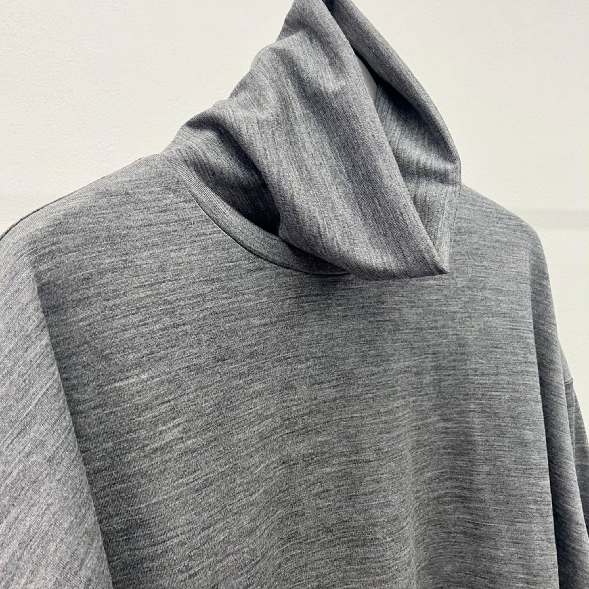 OKOLO "ORIGINAL HIGH NECK CUT AND SEW"