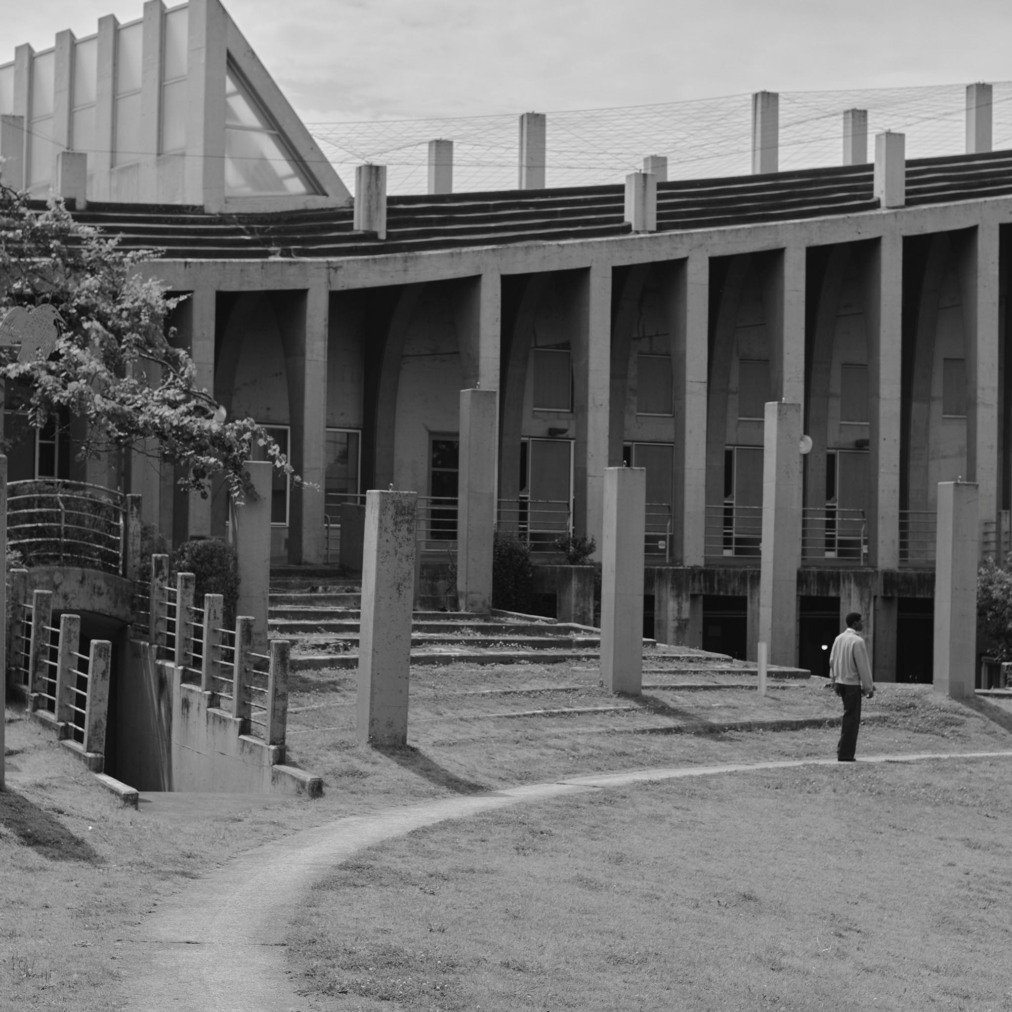 REVERBERATE "TACKED TROUSERS" ポリコットン スラックス