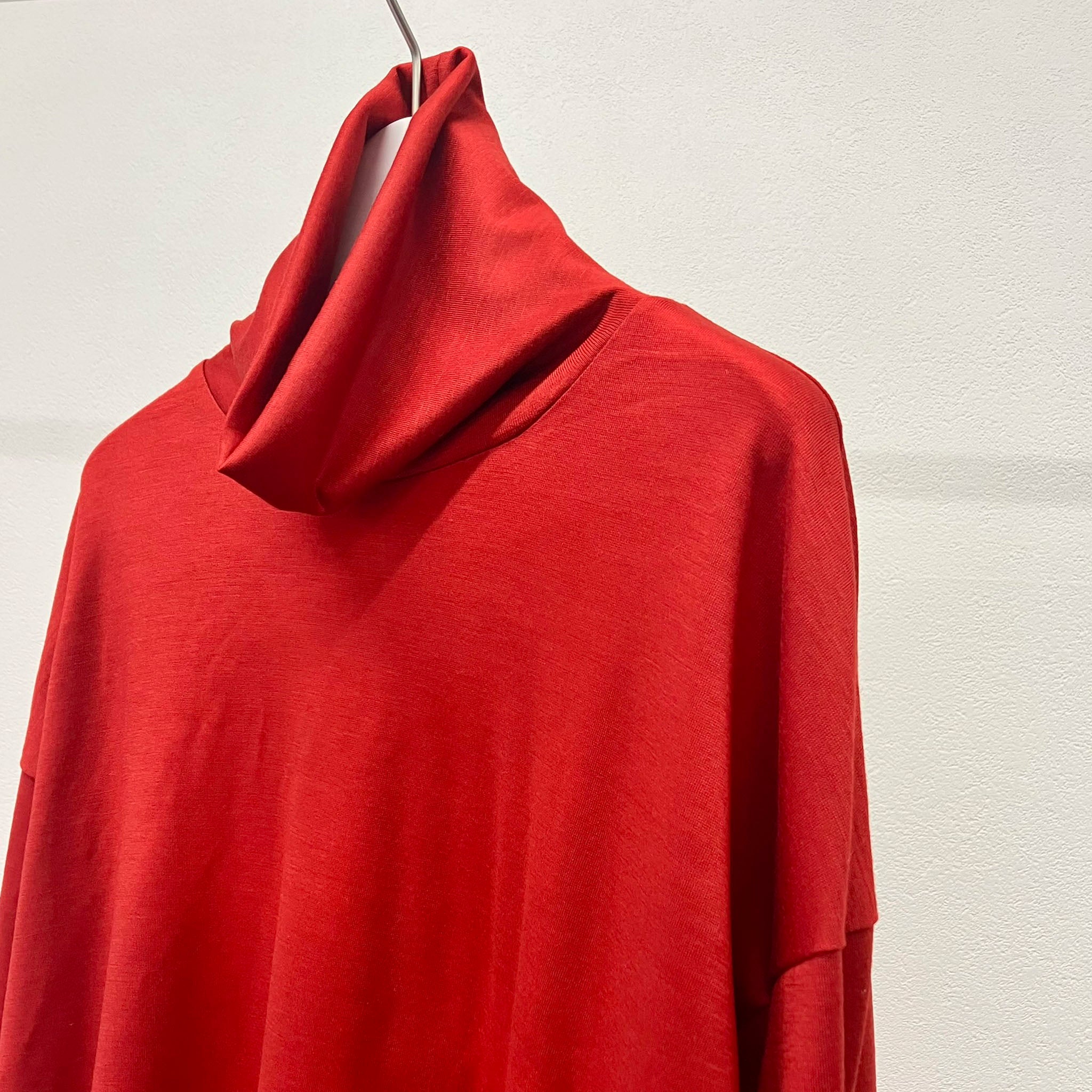 OKOLO "ORIGINAL HIGH NECK CUT AND SEW"