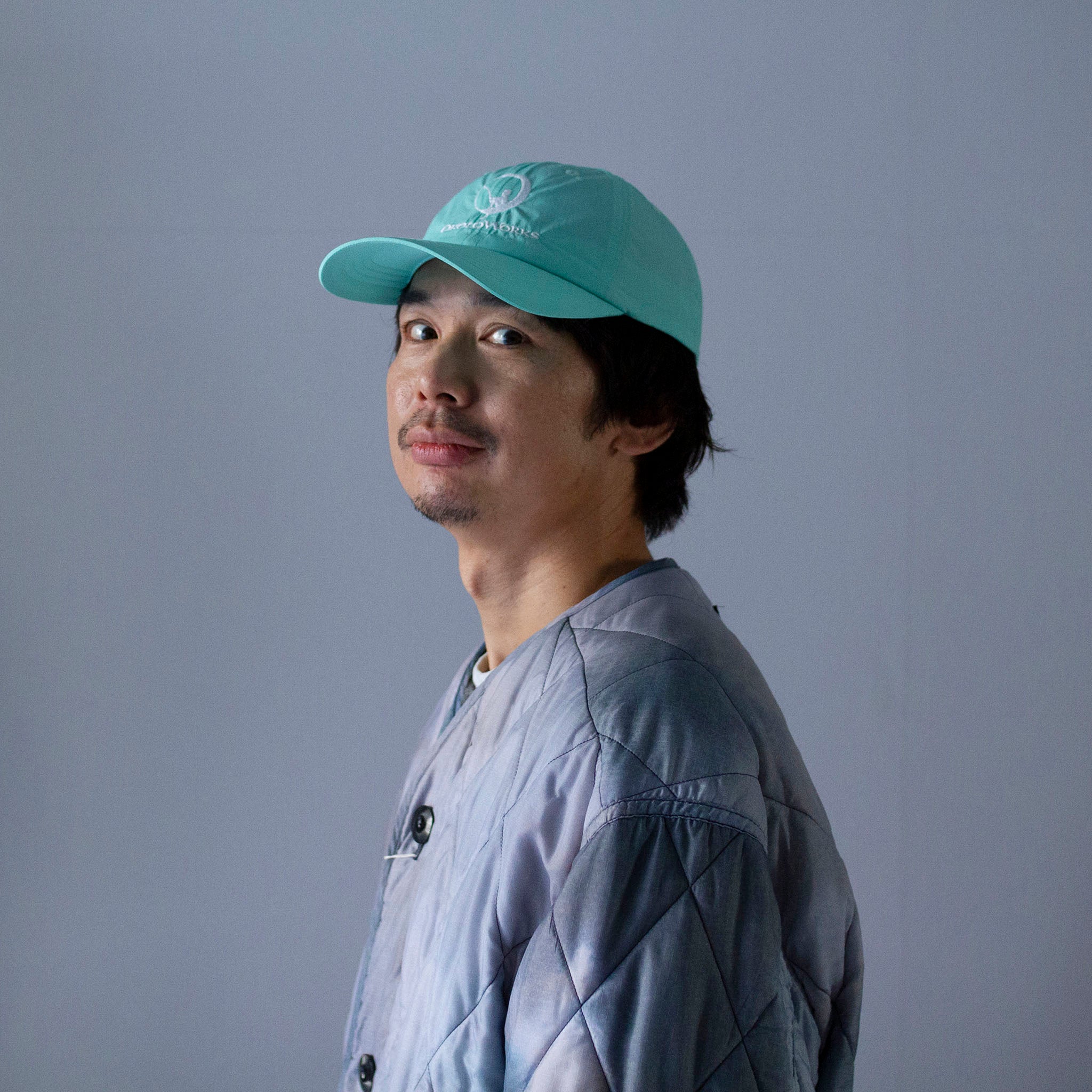 OKOLO "2th ANNIVERSARY CAP" 2周年 アニバーサリー 刺繍キャップ