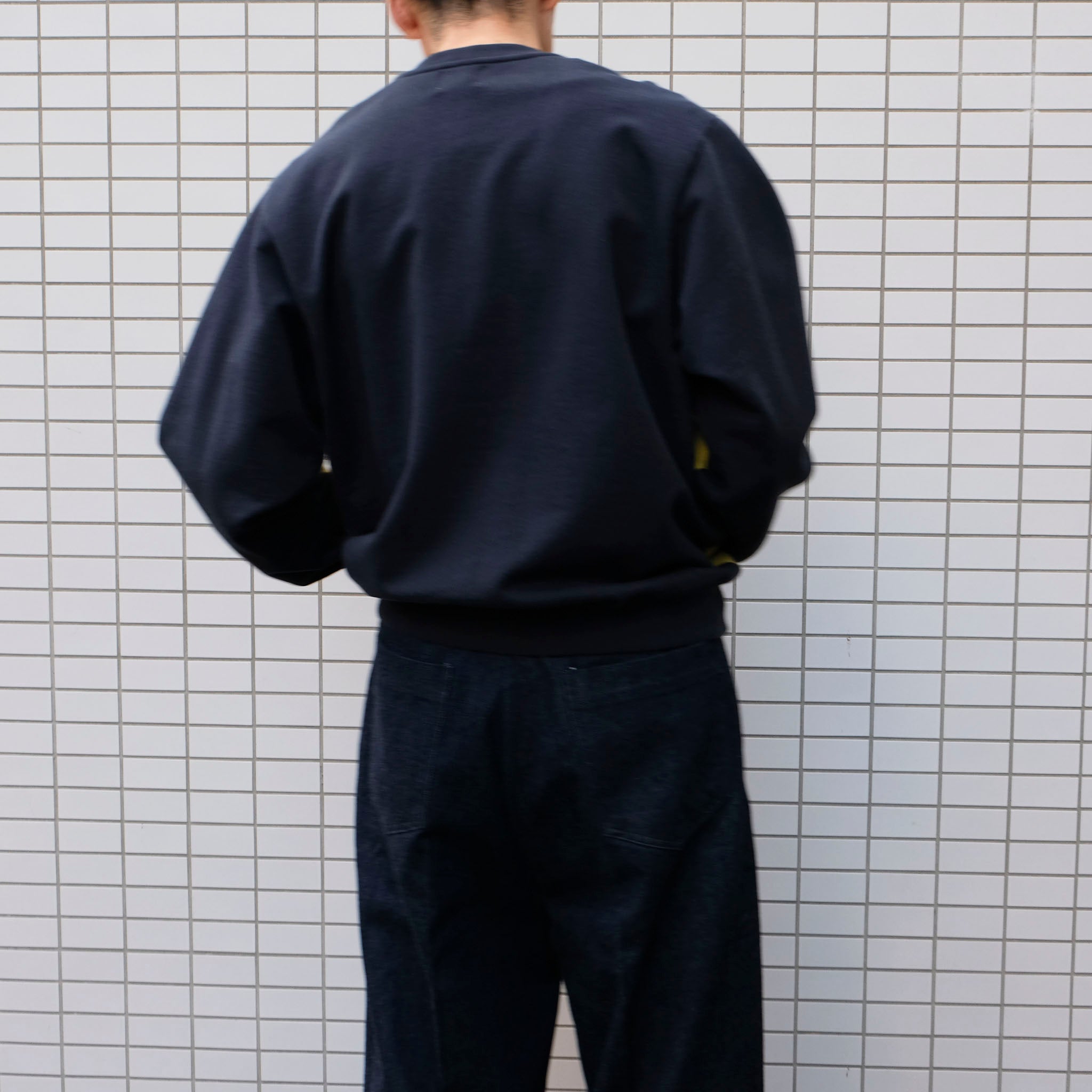 ARTE ANTWERP "BackFront Crewneck" カラースイッチ クルーネックスウェット