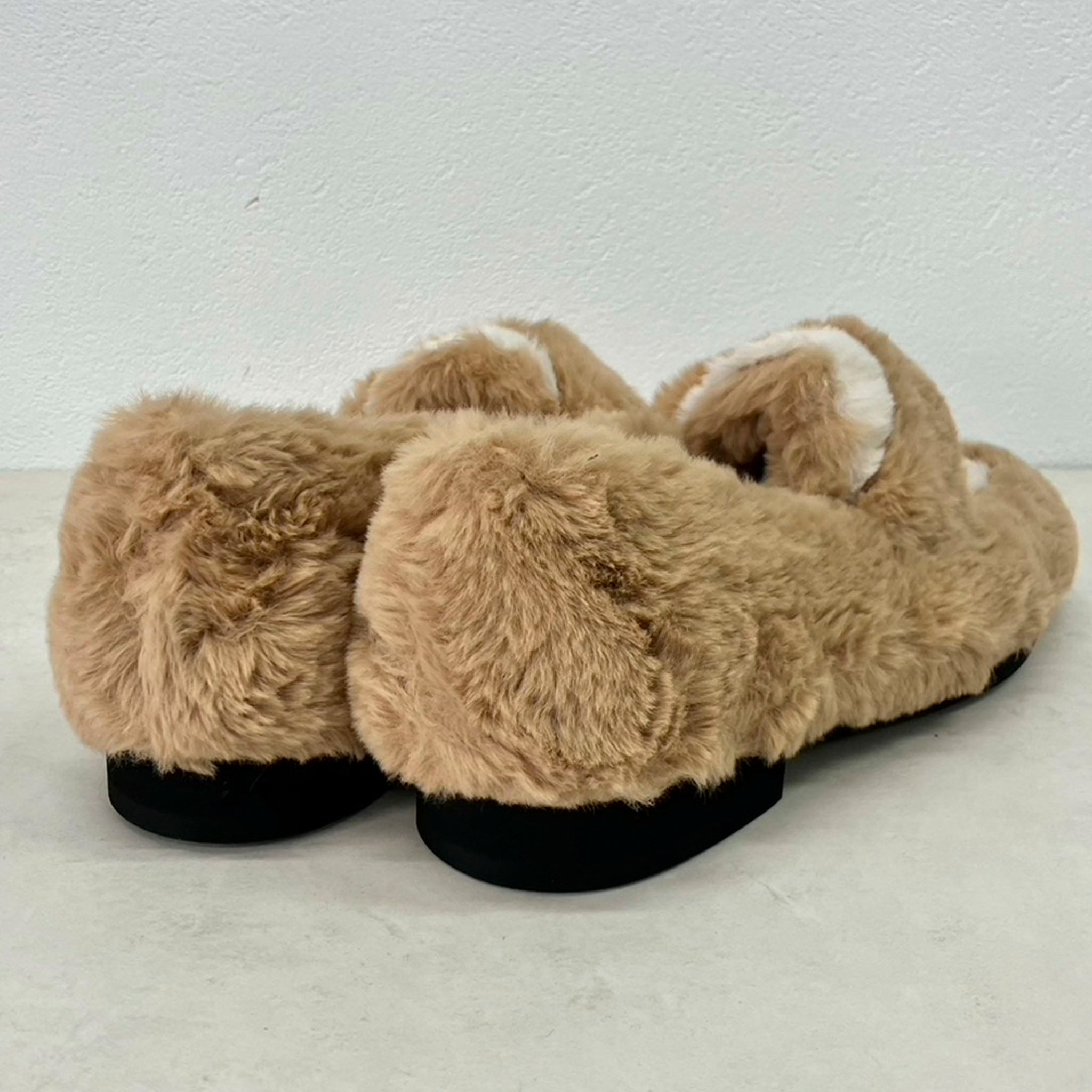 HYUSTO "MICK CLUB SAND"