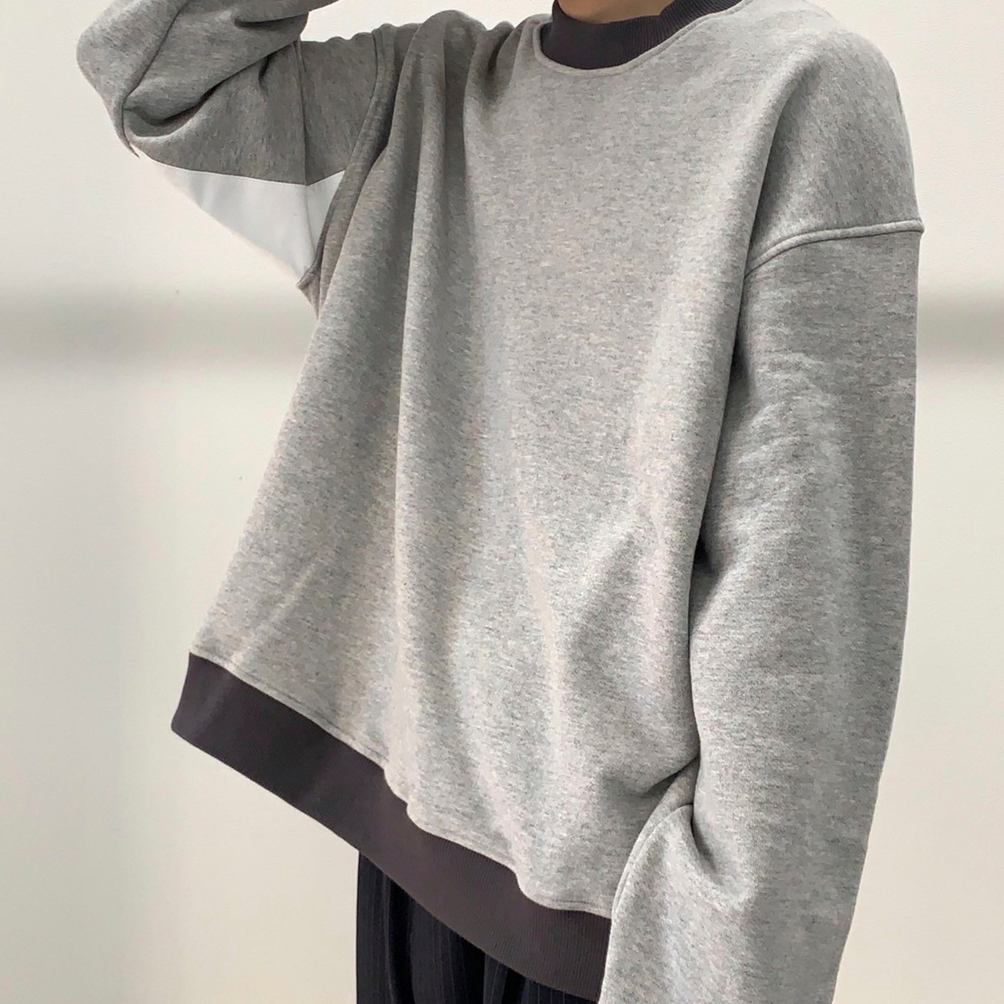 OKOLO "2-TONE SWEAT SHIRT"