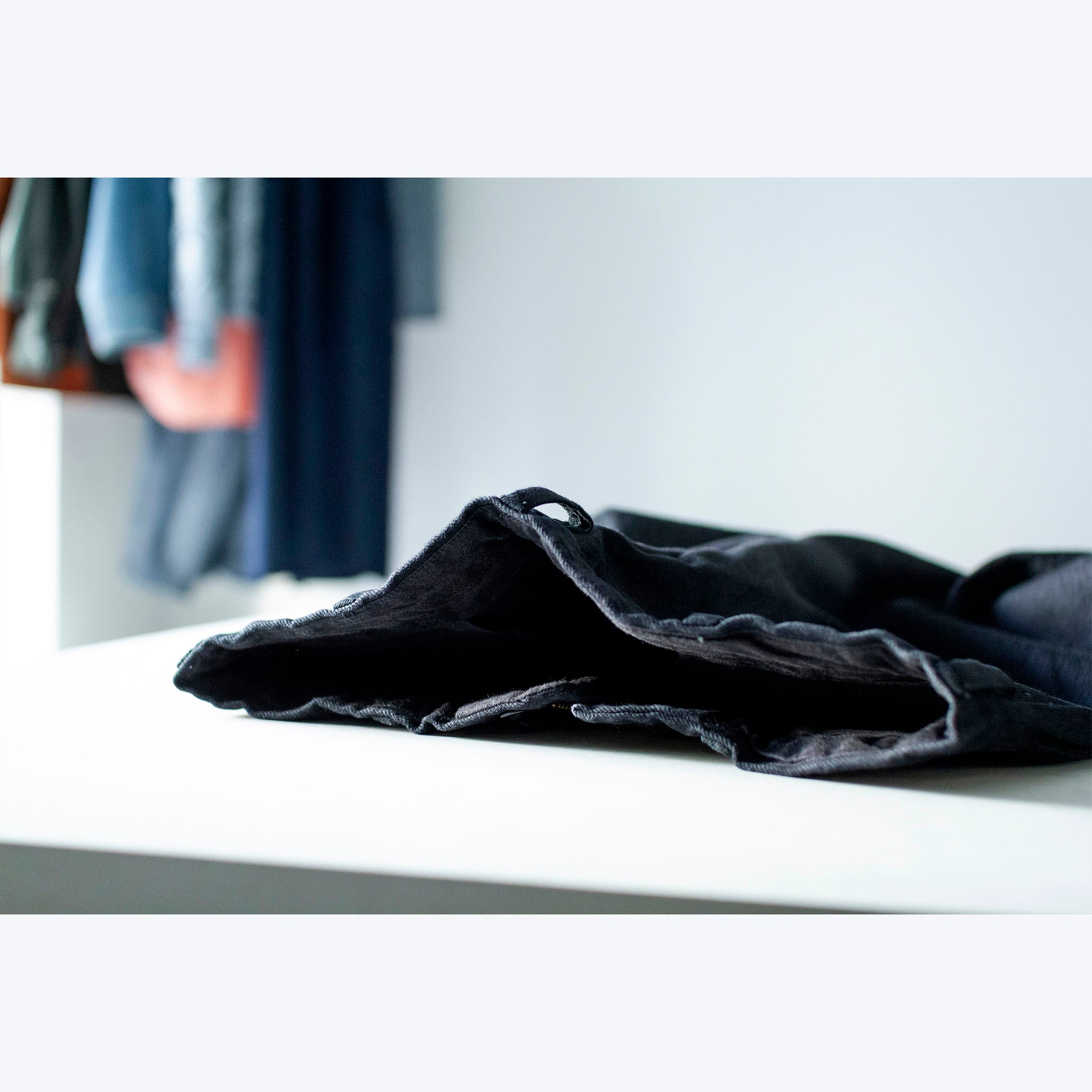 OKOLO "SIMONS JEANS" BLACK DENIM TROUSERS ブラックデニム トラウザーパンツ