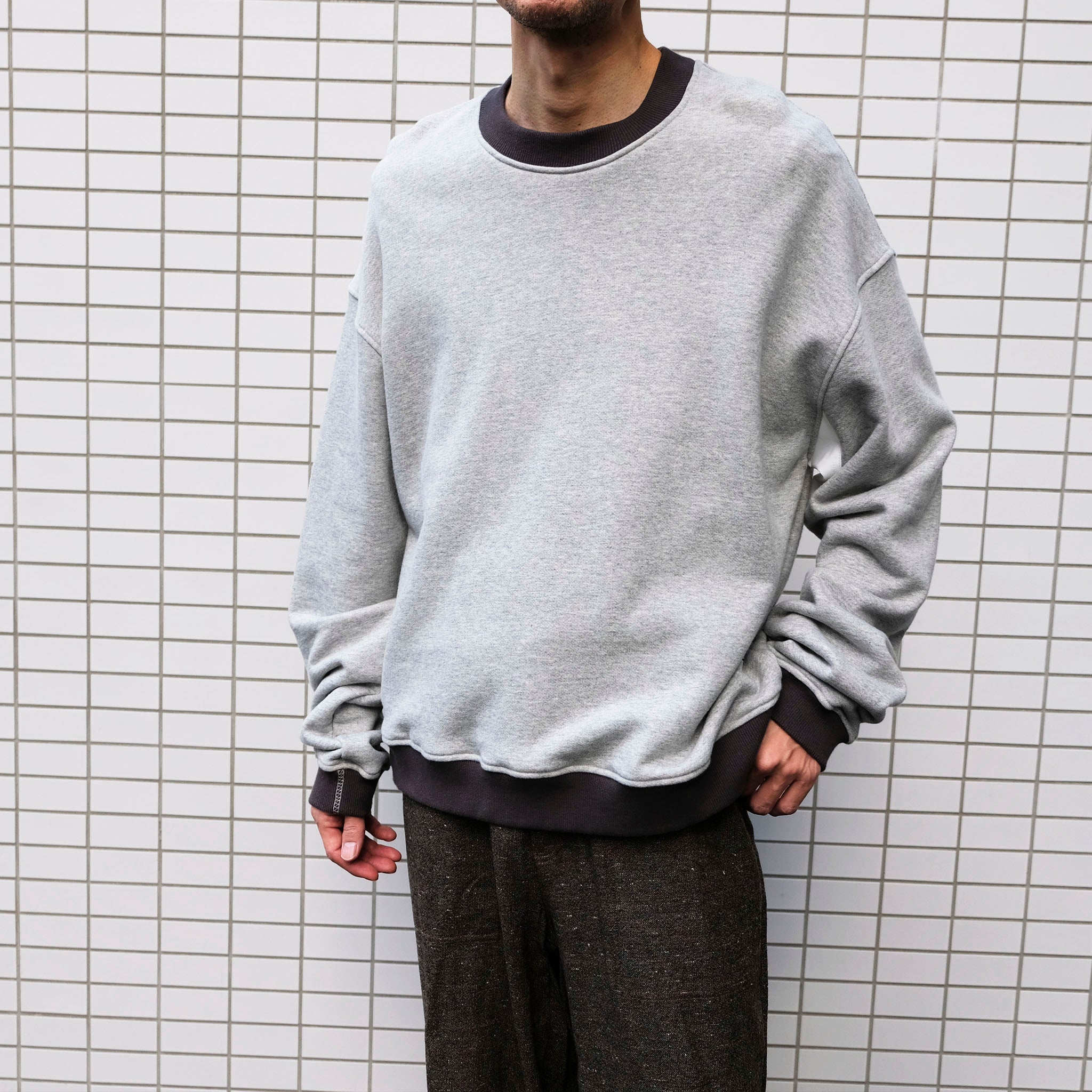 OKOLO "2-TONE SWEAT SHIRT"