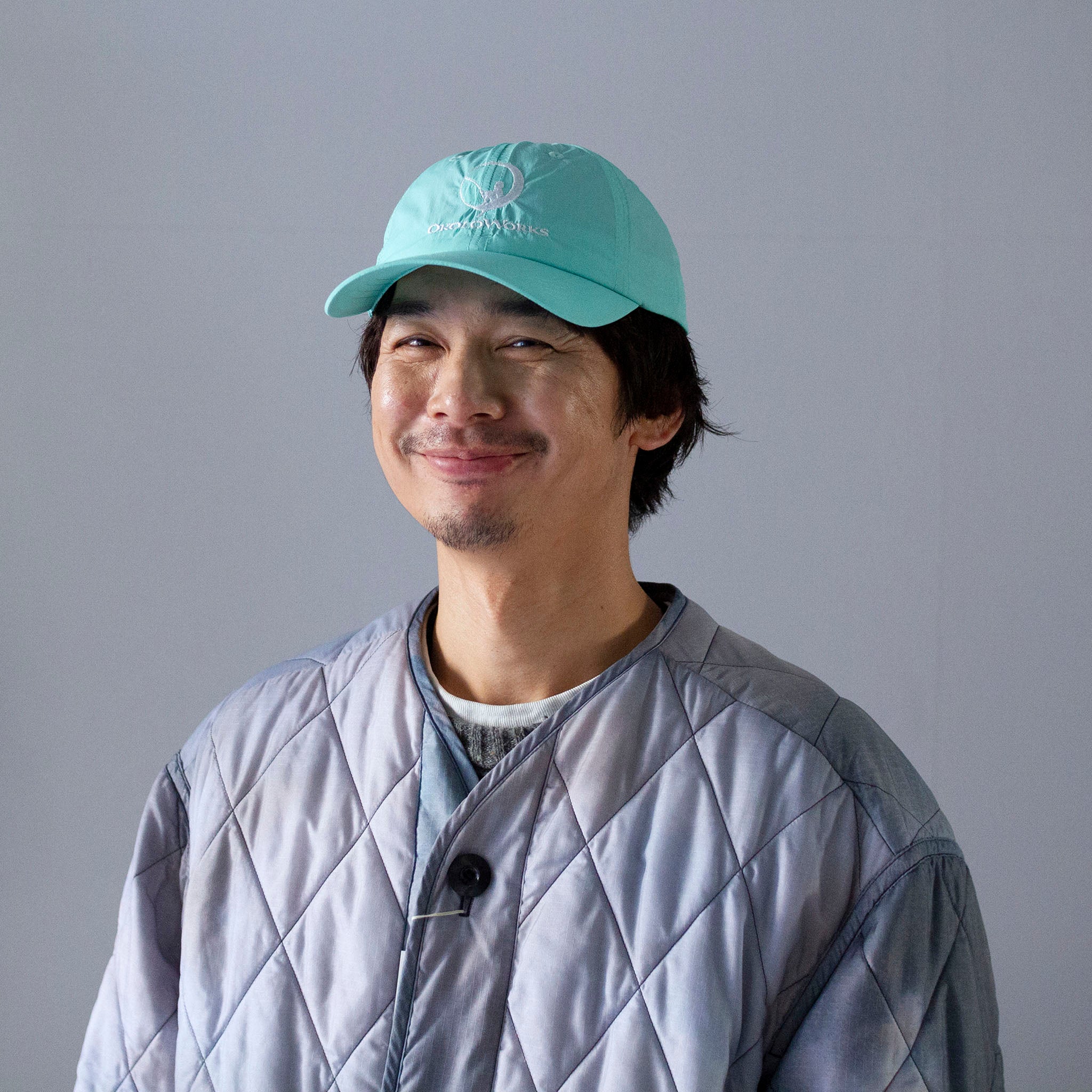 OKOLO "2th ANNIVERSARY CAP" 2周年 アニバーサリー 刺繍キャップ