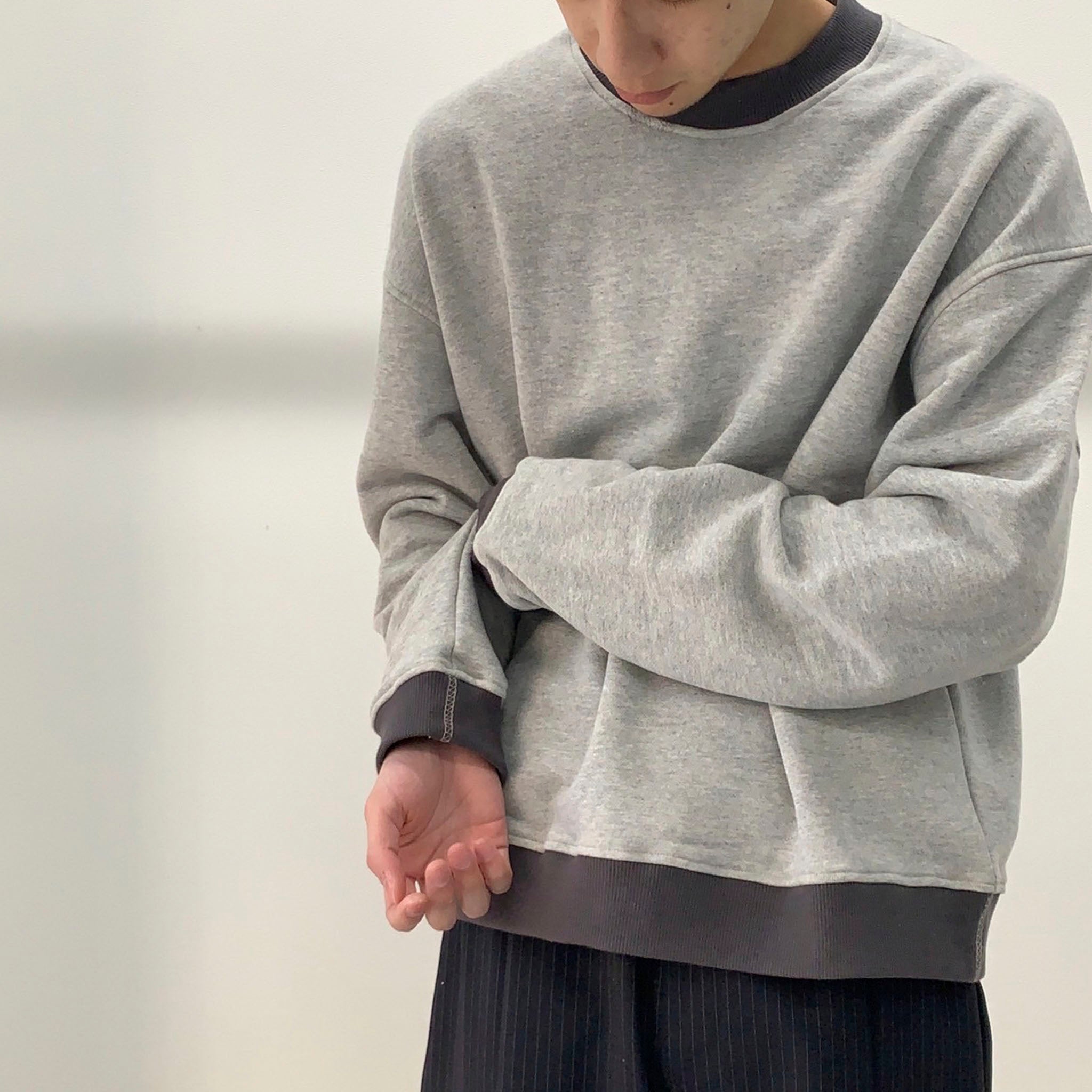 OKOLO "2-TONE SWEAT SHIRT"