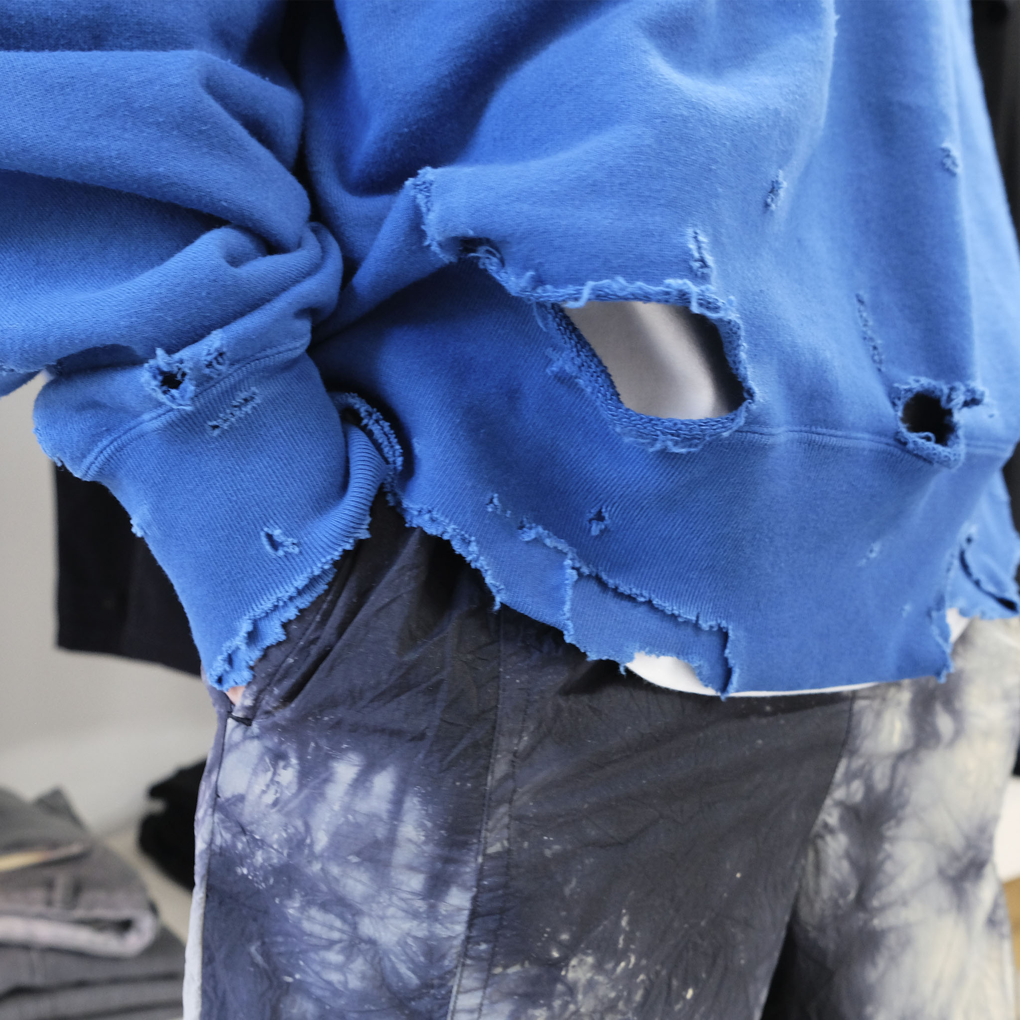 KURO "MORE DAMAGE WASHED CREW NECK SWEAT" スペシャルダメージ スウェット