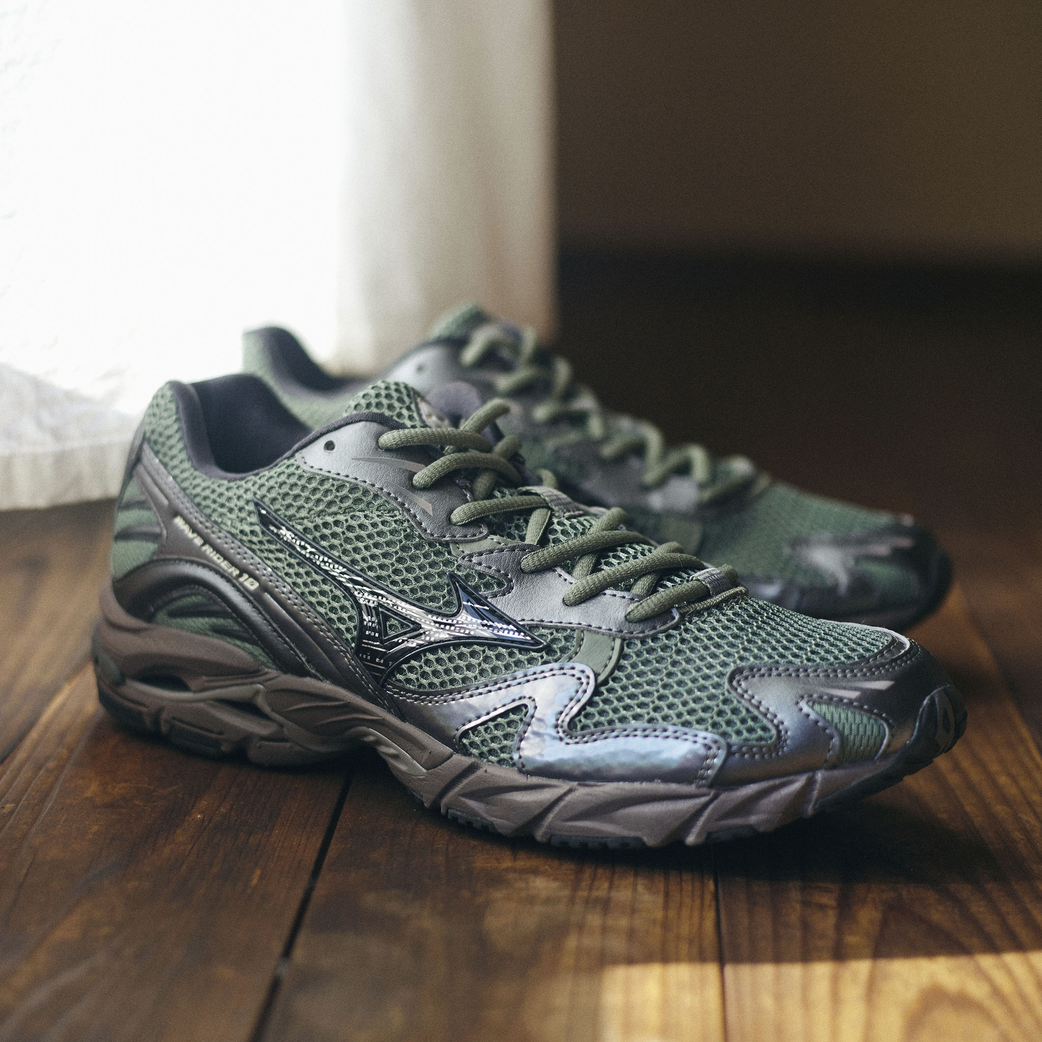 MIZUNO “Exclusive Pack” WAVE RIDER 10 エクスクルーシブ ウェーブライダー10