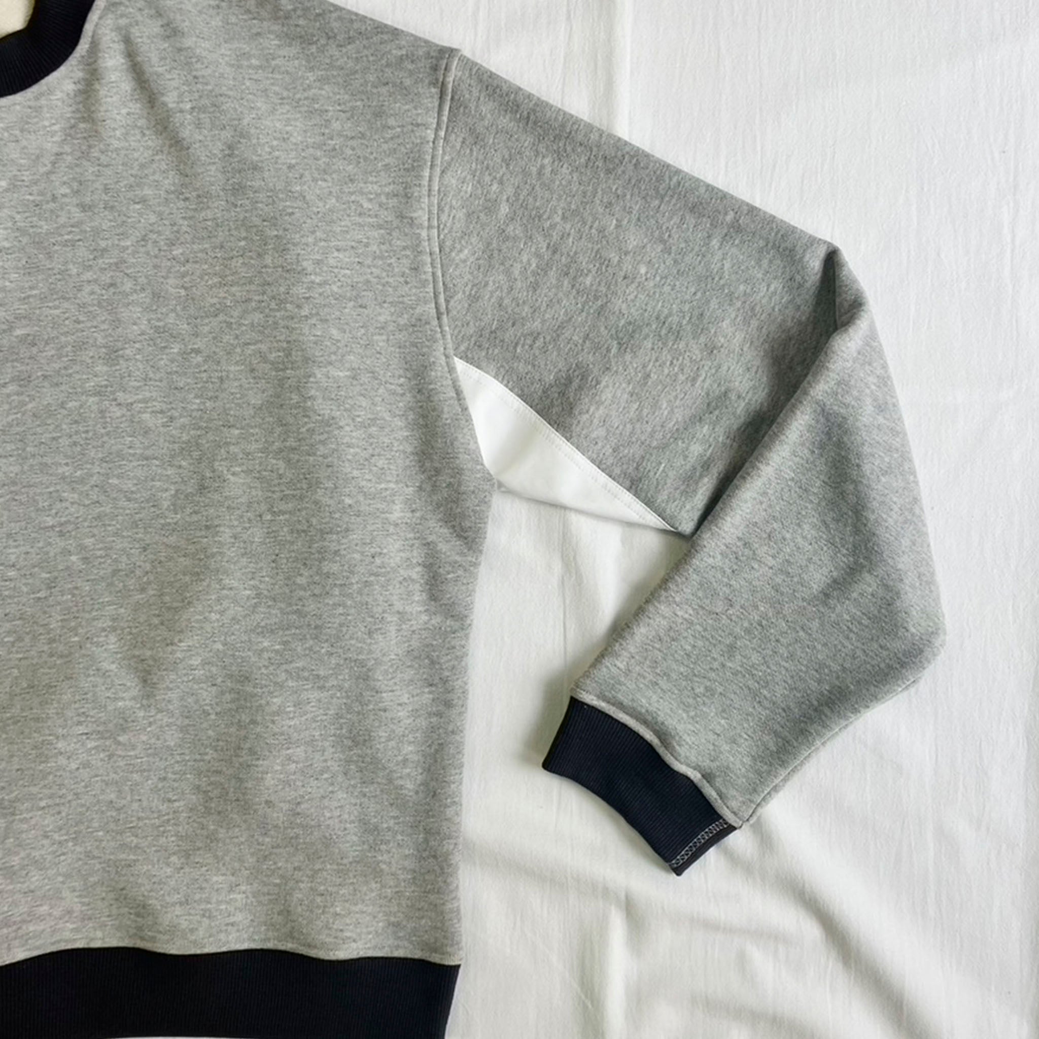 OKOLO "2-TONE SWEAT SHIRT"