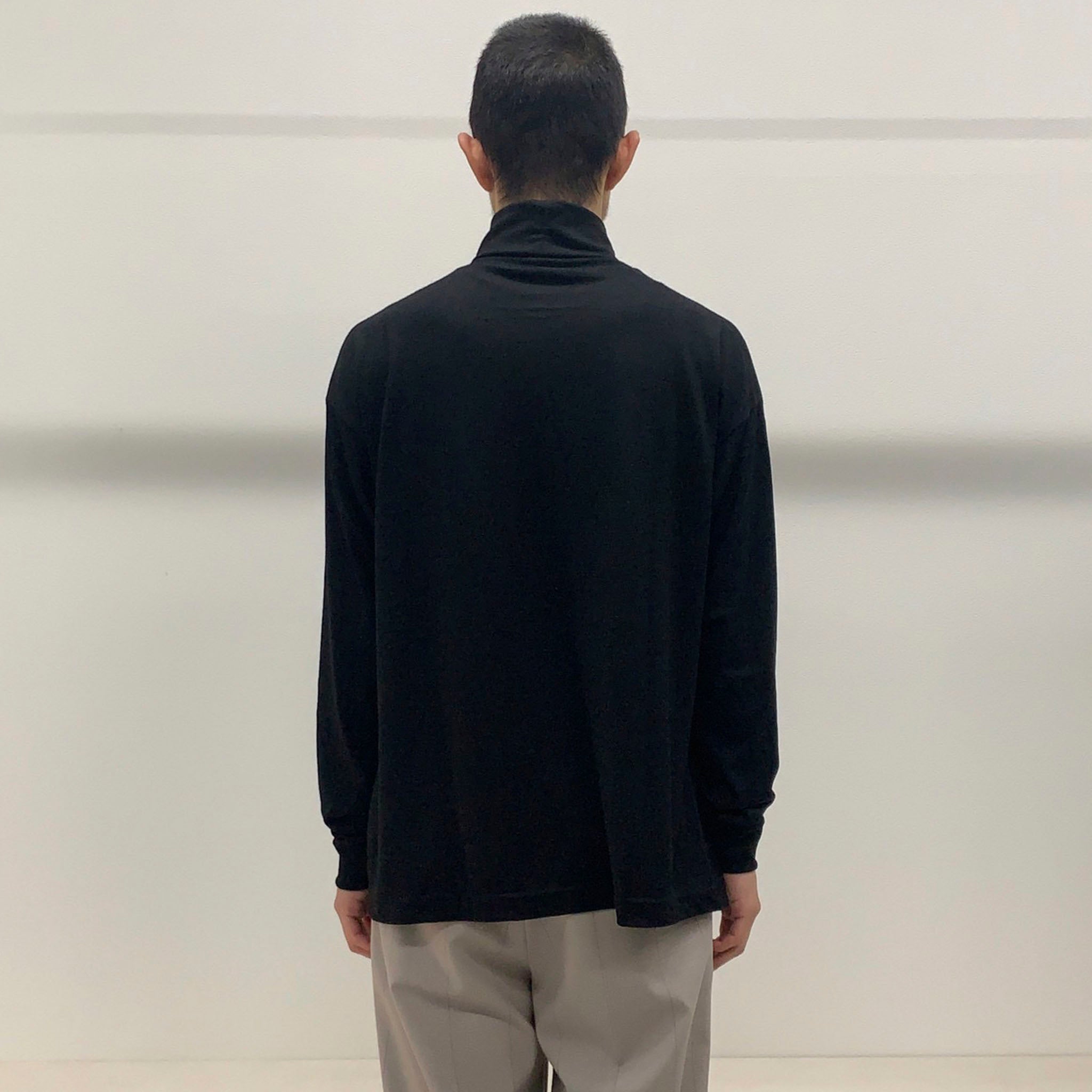 OKOLO "ORIGINAL HIGH NECK CUT AND SEW"
