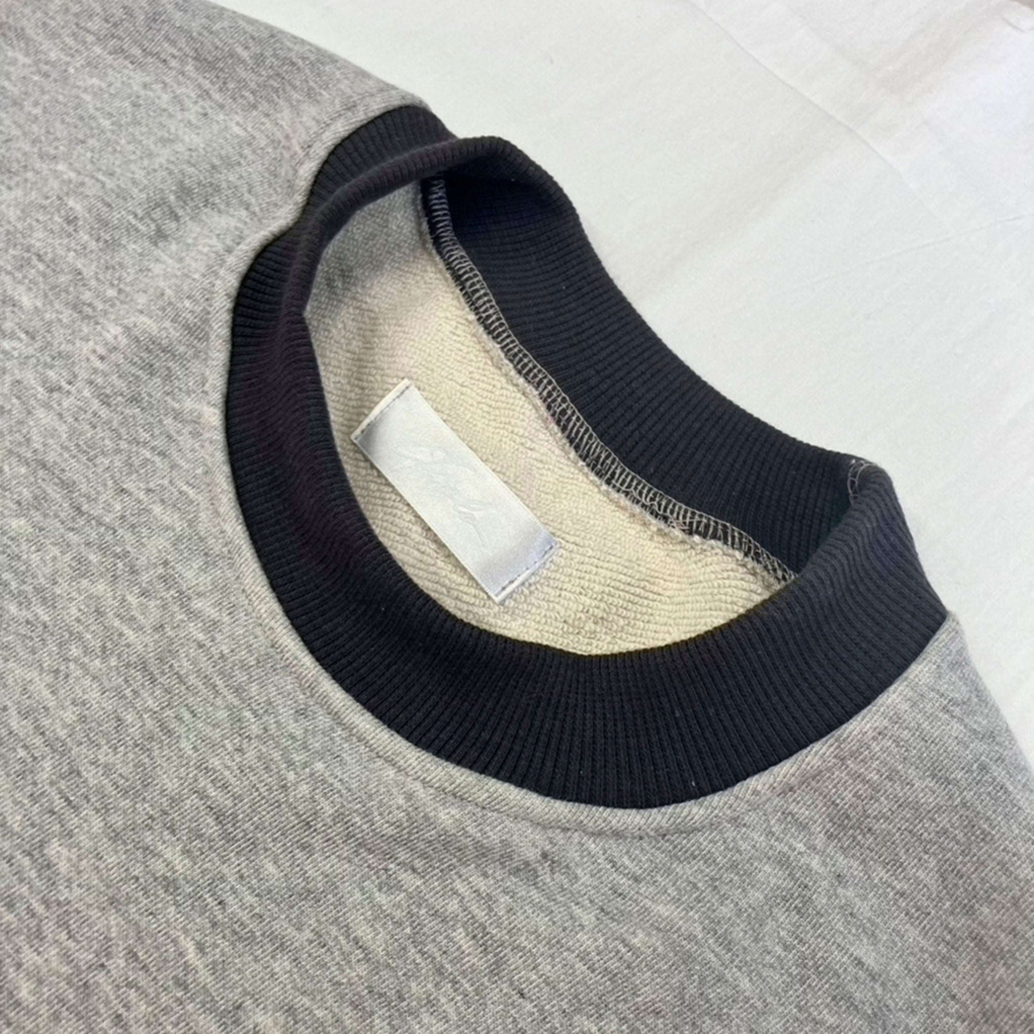 OKOLO "2-TONE SWEAT SHIRT"