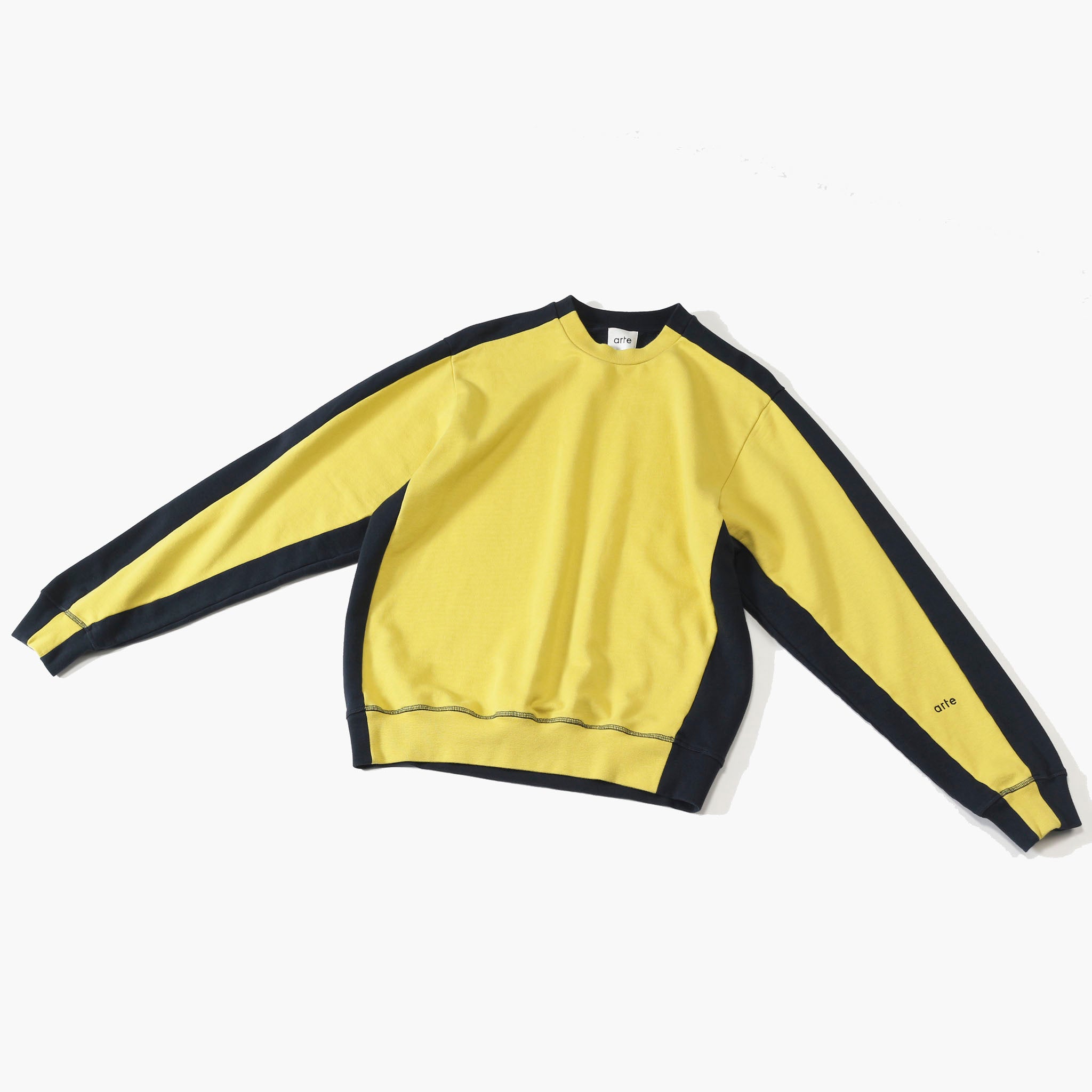 ARTE ANTWERP "BackFront Crewneck" カラースイッチ クルーネックスウェット