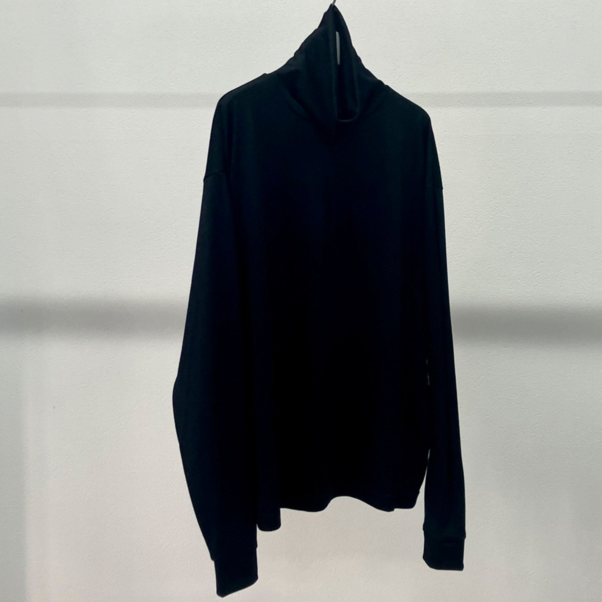 OKOLO "ORIGINAL HIGH NECK CUT AND SEW"