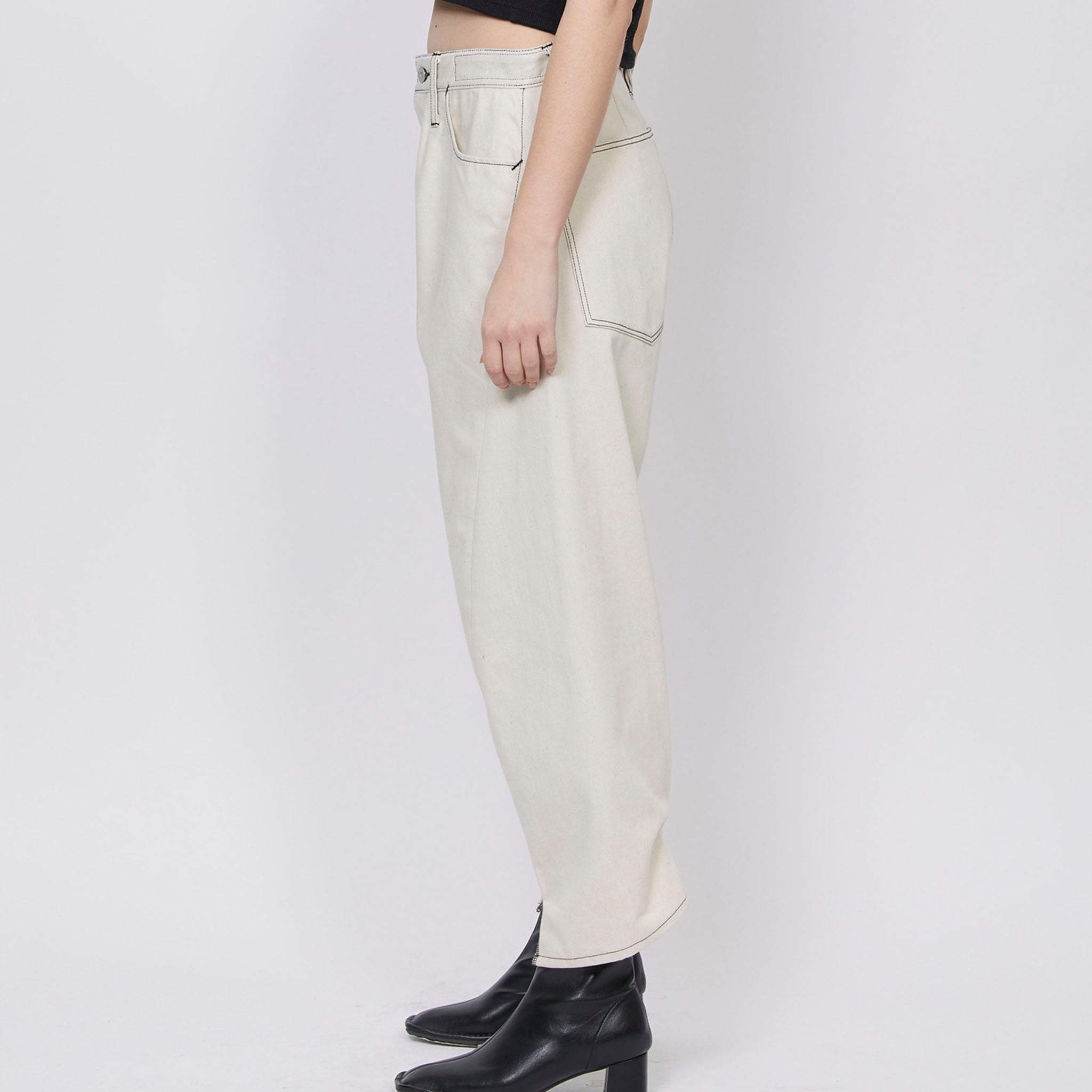 KURO "3D HEM CROSSED PANTS" 立体加工 クロップド デニムパンツ