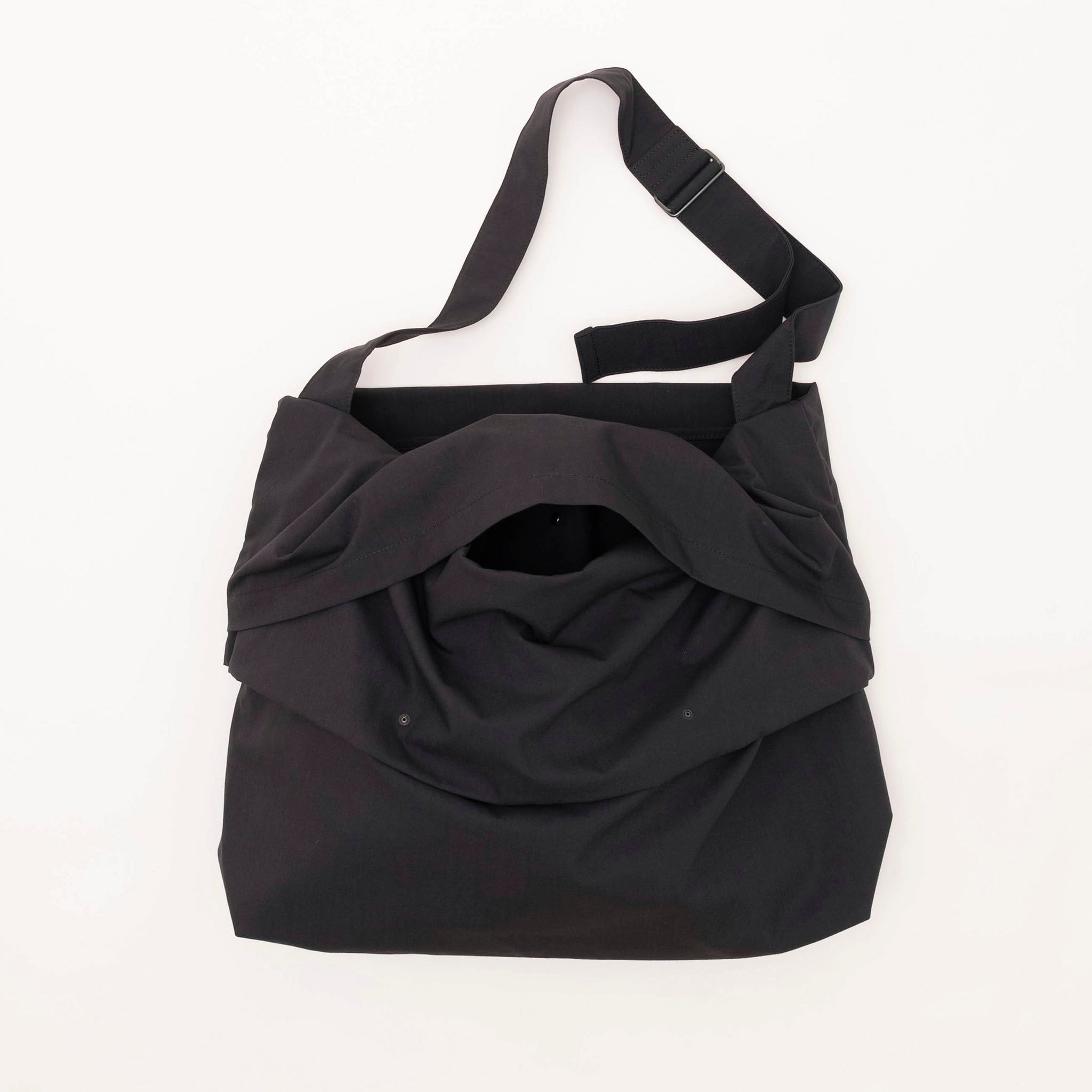 KaILI "TRANSFORM BAG L" ダブルフェイスナイロン ショルダーバッグ