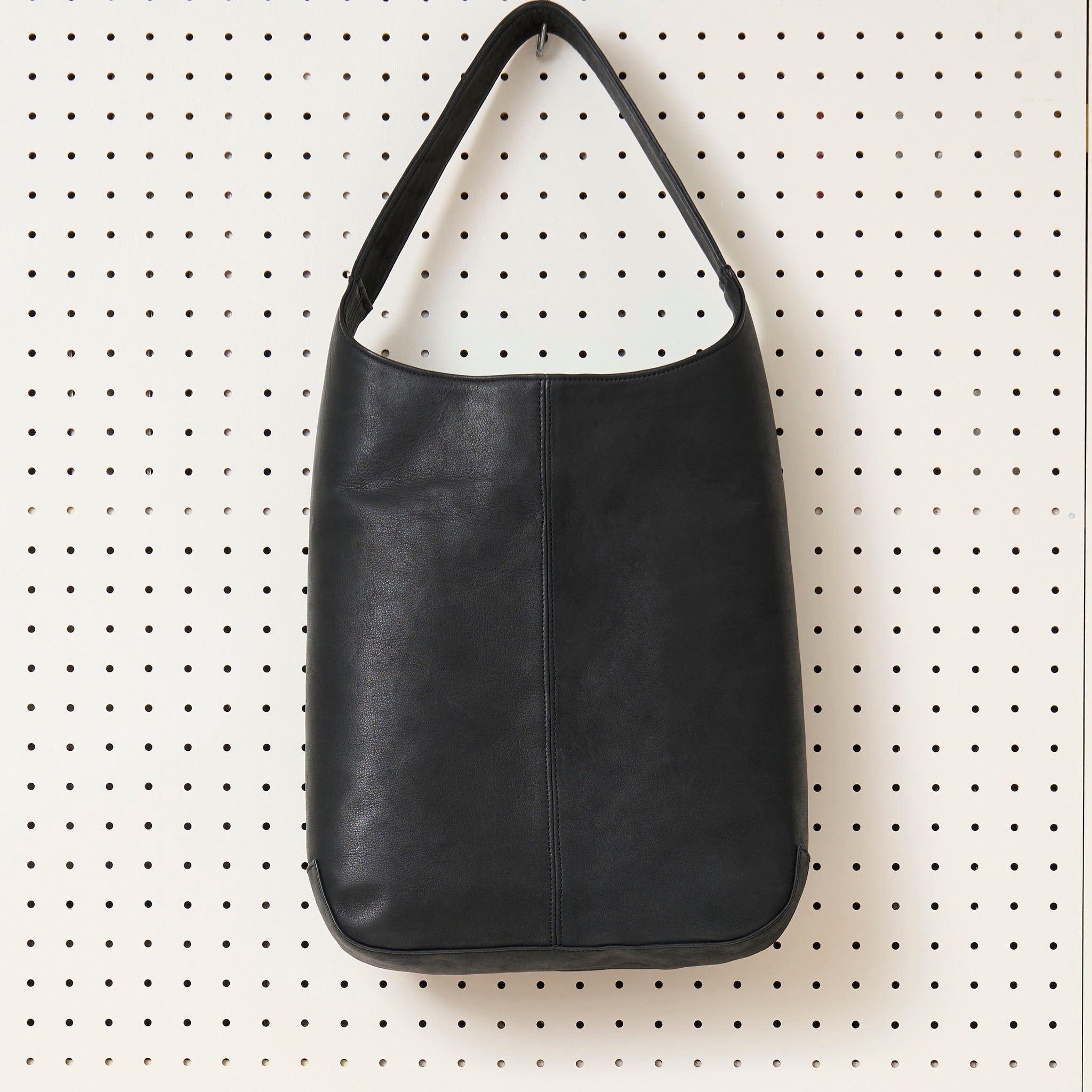 call "LEATHER SMILE BAG" レザー スマイルポケットバッグ