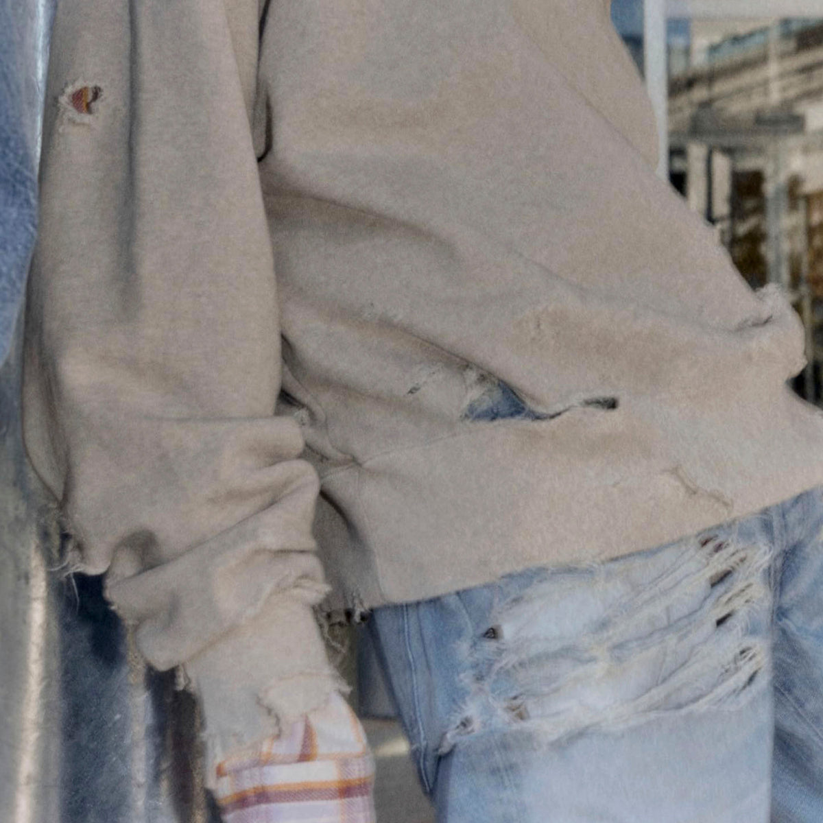 KURO（クロ）/ MORE DAMAGE CREW NECK SWEAT ダメージ クルーネックスウェット
