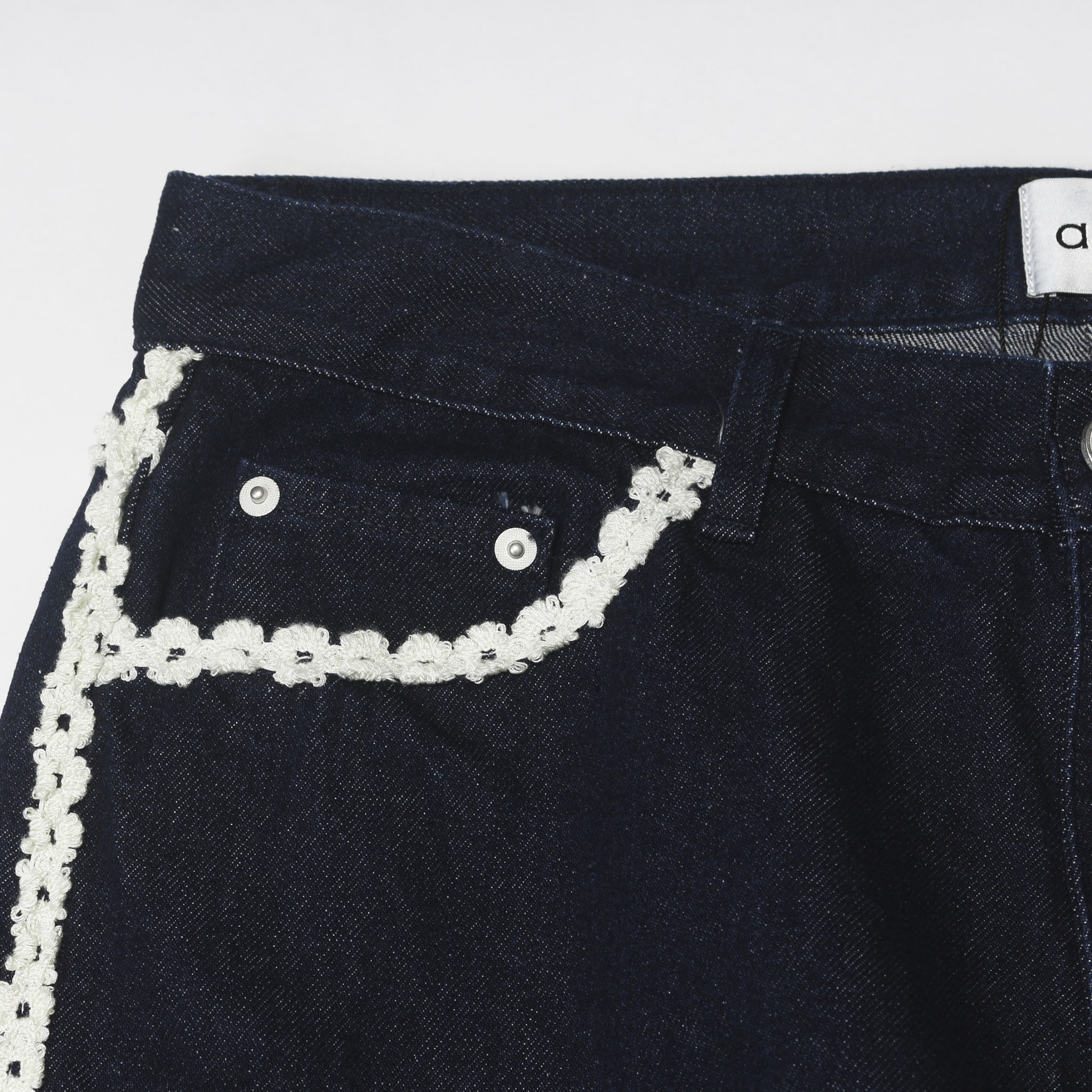 ARTE ANTWERP "Flower Trim Workwear Jeans" フラワー刺繍 テーパードジーンズ