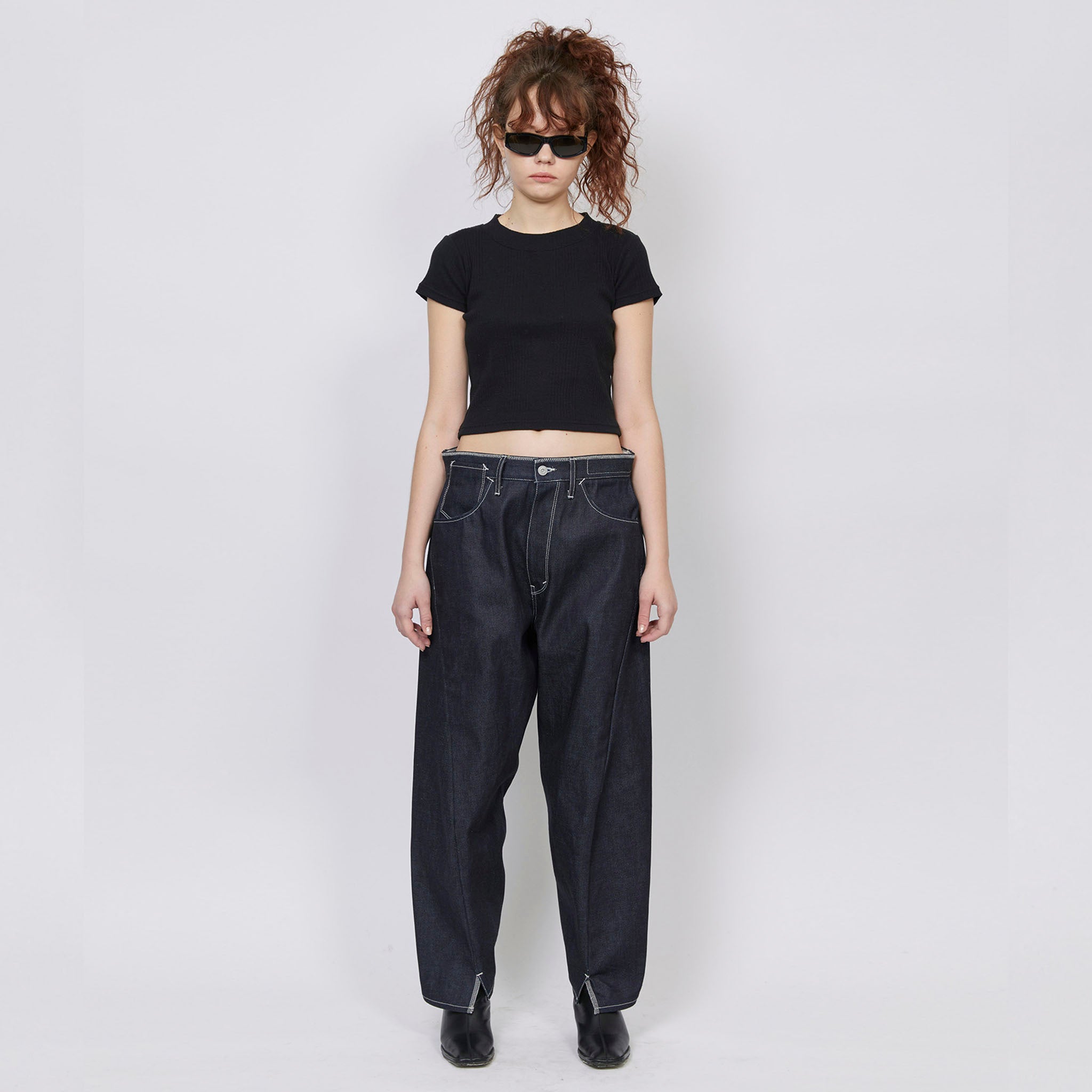 KURO "3D HEM CROSSED PANTS" 立体加工 クロップド デニムパンツ