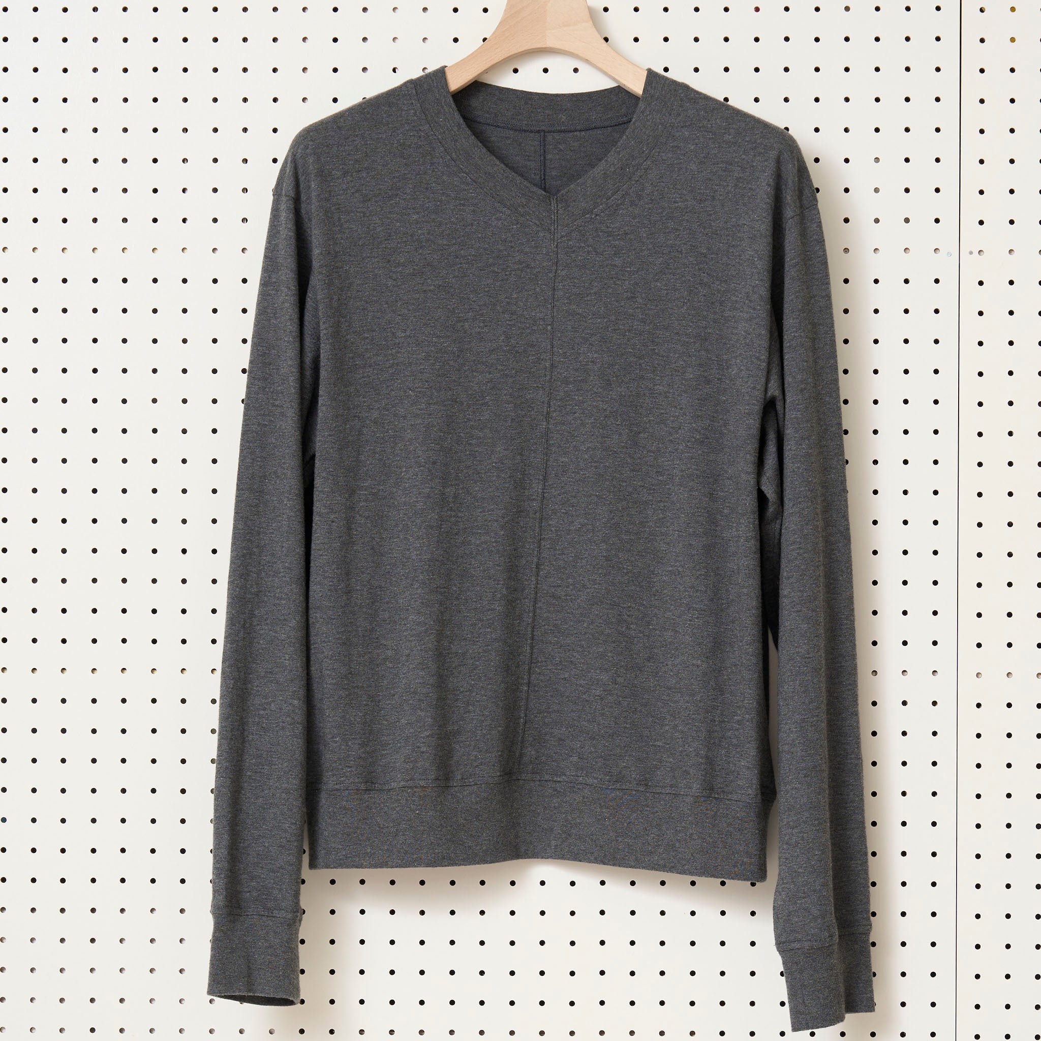 call "V-NECK L/S TEE" ヤクコットン Vネックカットソー