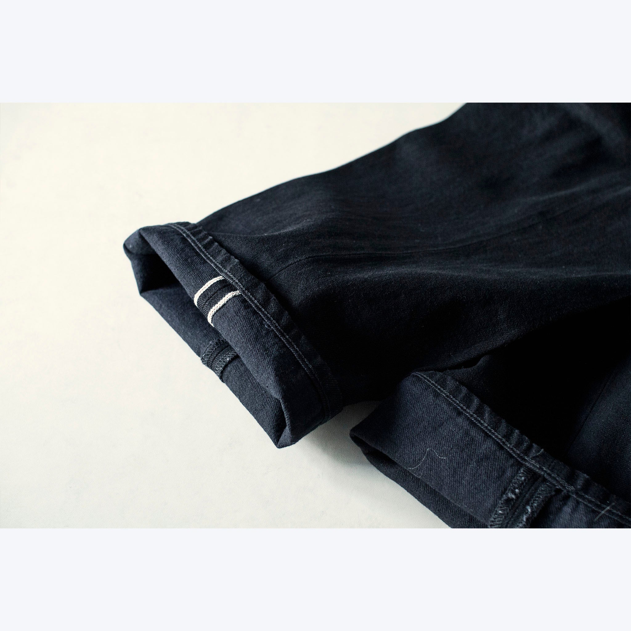 OKOLO "SIMONS JEANS" BLACK DENIM TROUSERS ブラックデニム トラウザーパンツ