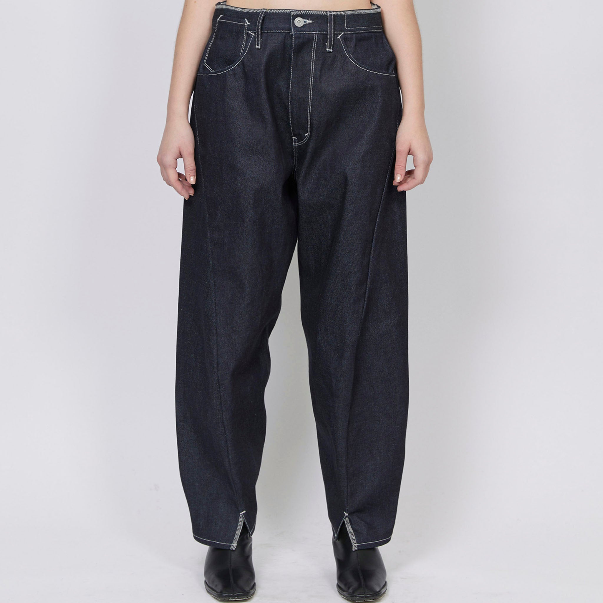 KURO "3D HEM CROSSED PANTS" 立体加工 クロップド デニムパンツ