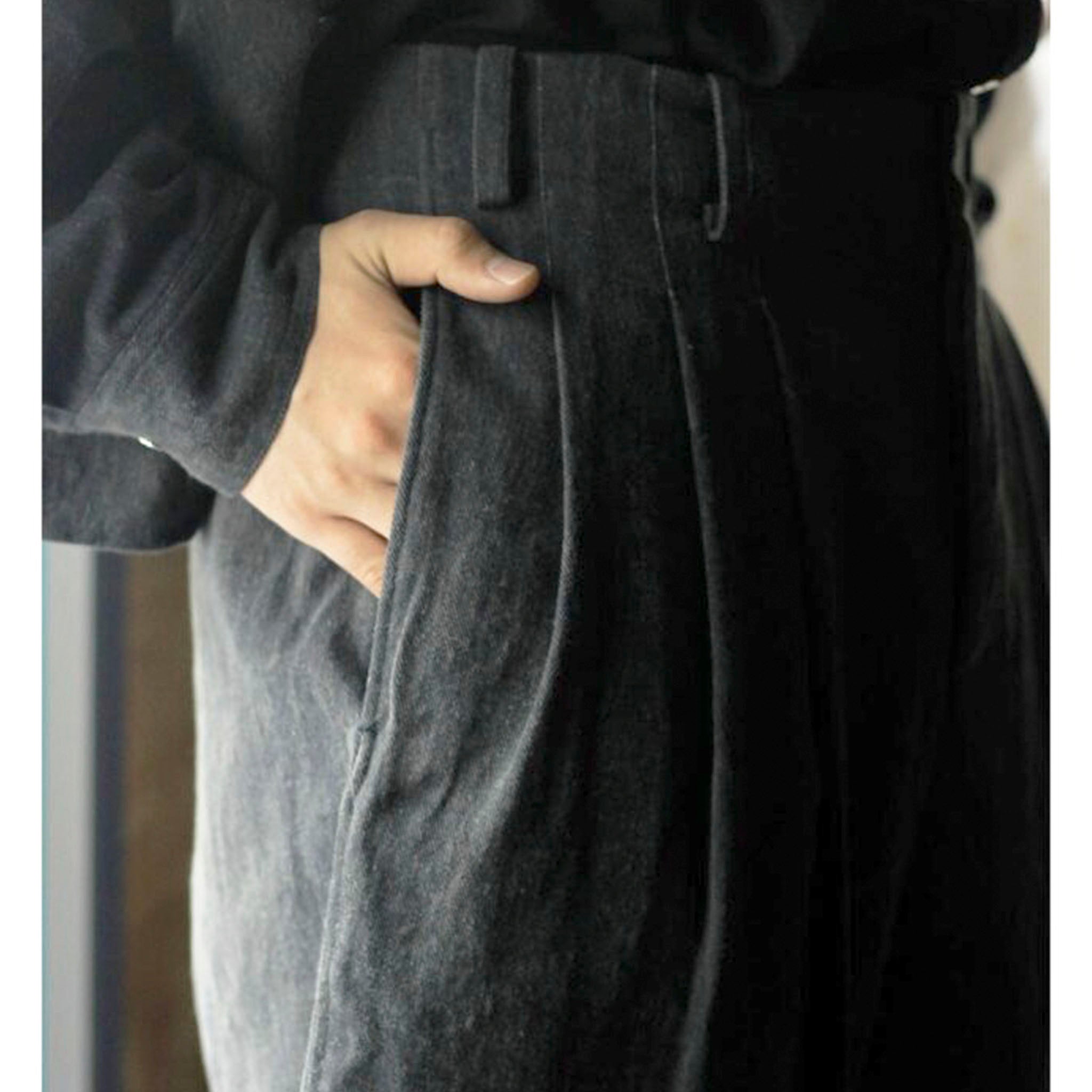 AXIS "3 Tucks Tapered Pants" ３タック テーパードパンツ