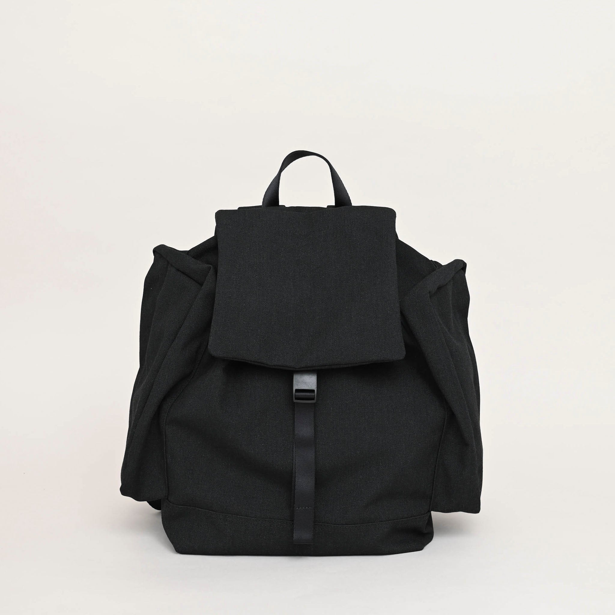 KaILI カイリ はベージュ リュック バックパック KaILI（カイリ） / 【新作】 SHY LARGE DAYPACK ご紹介