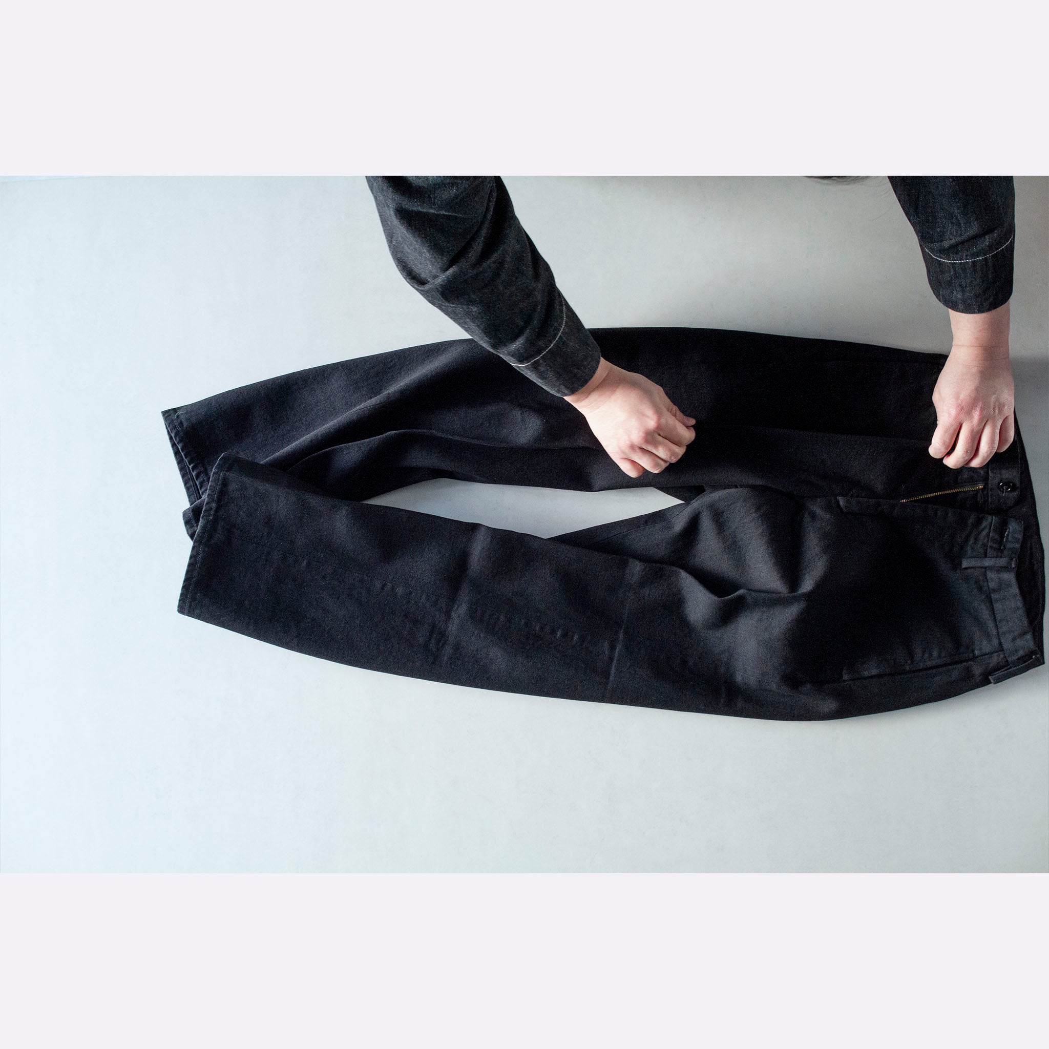 OKOLO "SIMONS JEANS" BLACK DENIM TROUSERS ブラックデニム トラウザーパンツ